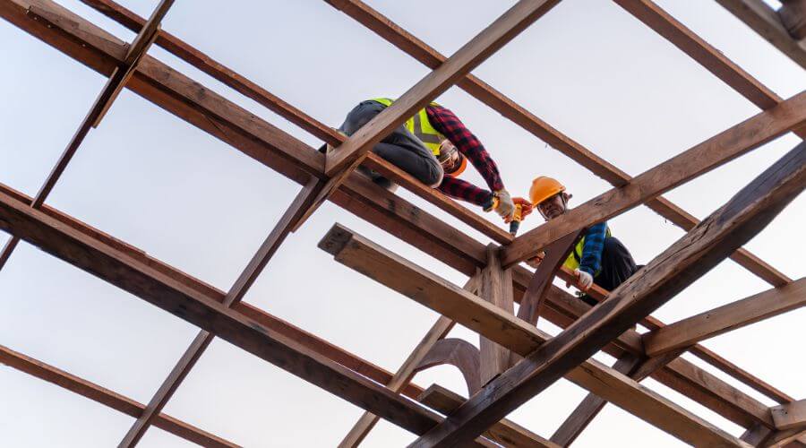 Professional gutter cleaning services in Roaring Springs, TX